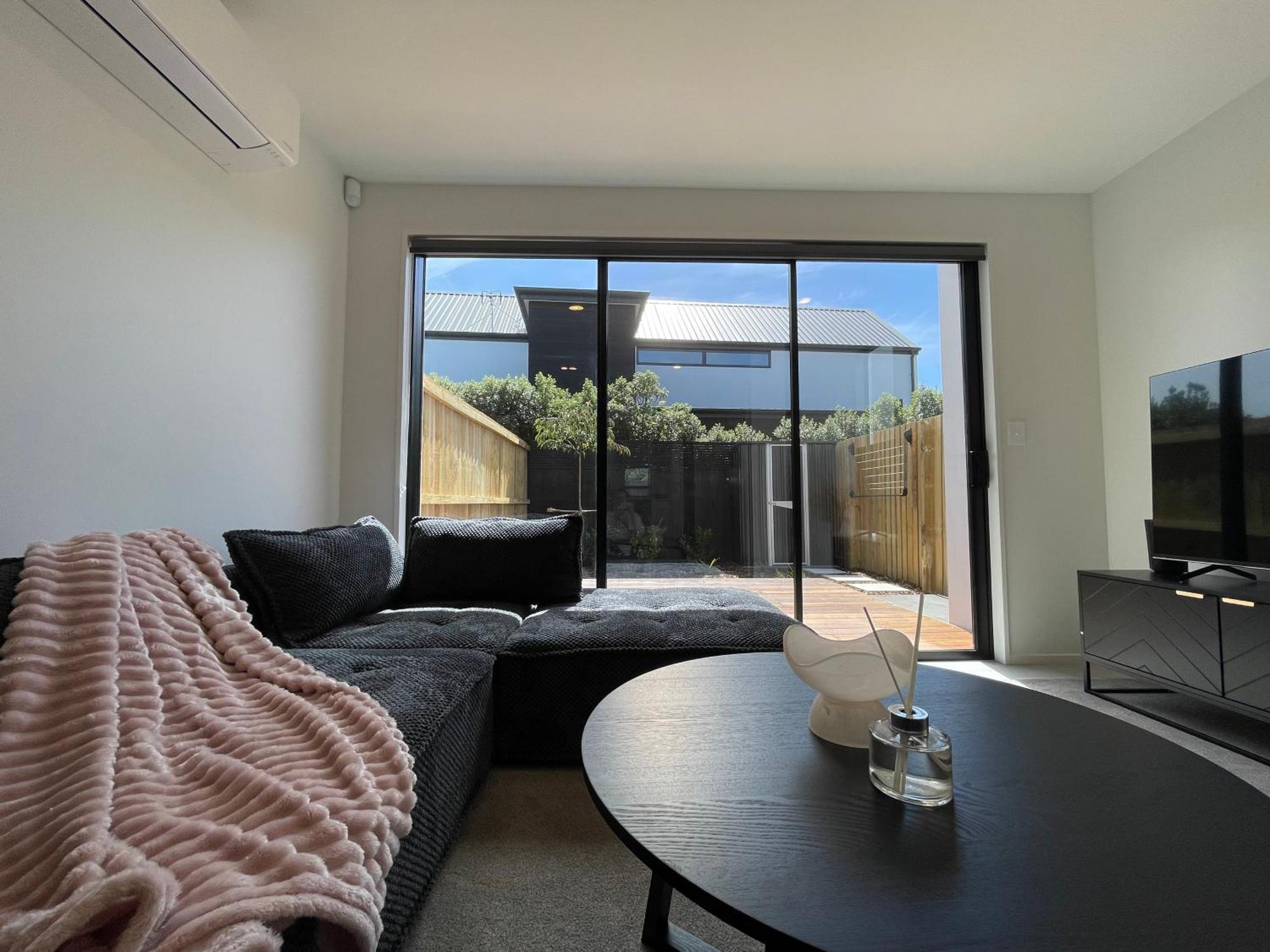 Luxury 2 Bedroom Townhouse Opposite Merivale Mall Christchurch Exterior photo